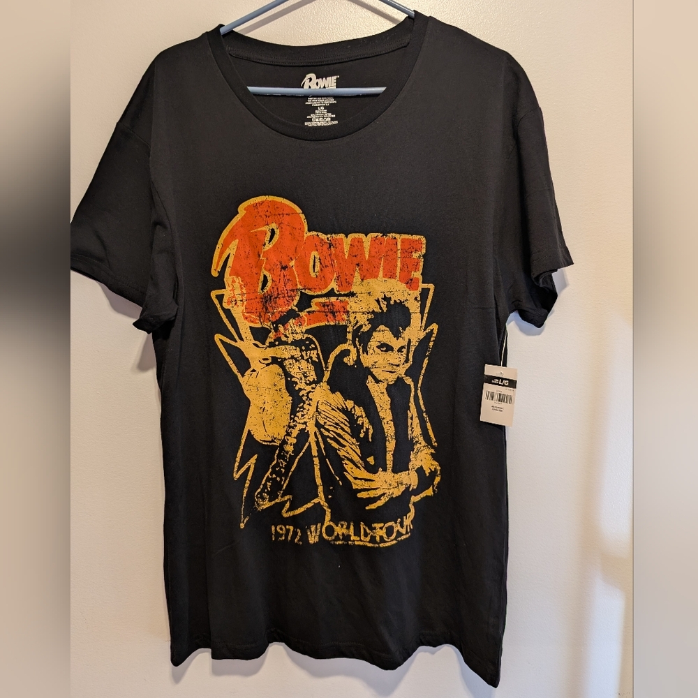 Black Graphic Tee - Short Sleeve